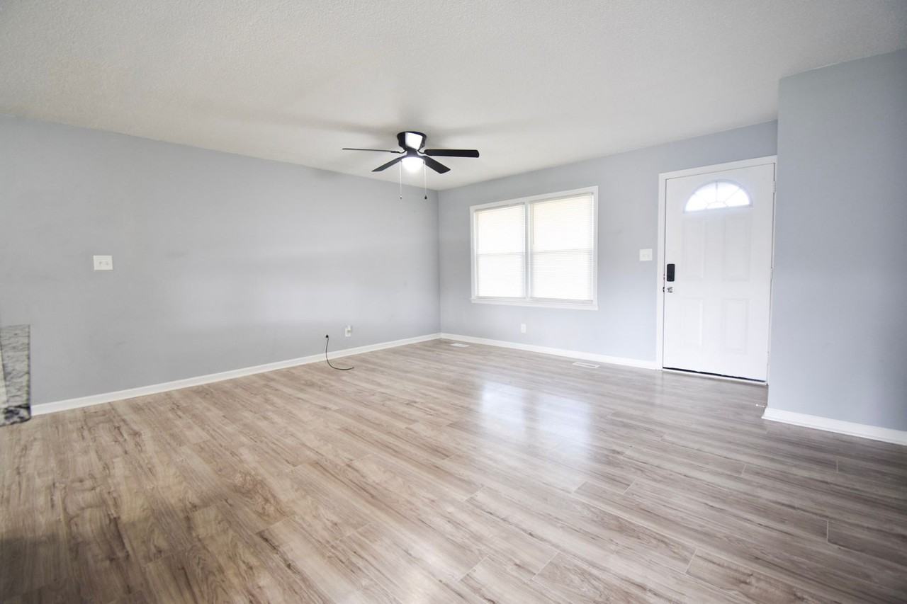 4715 Beaufort Dr - Photo 3 of 19