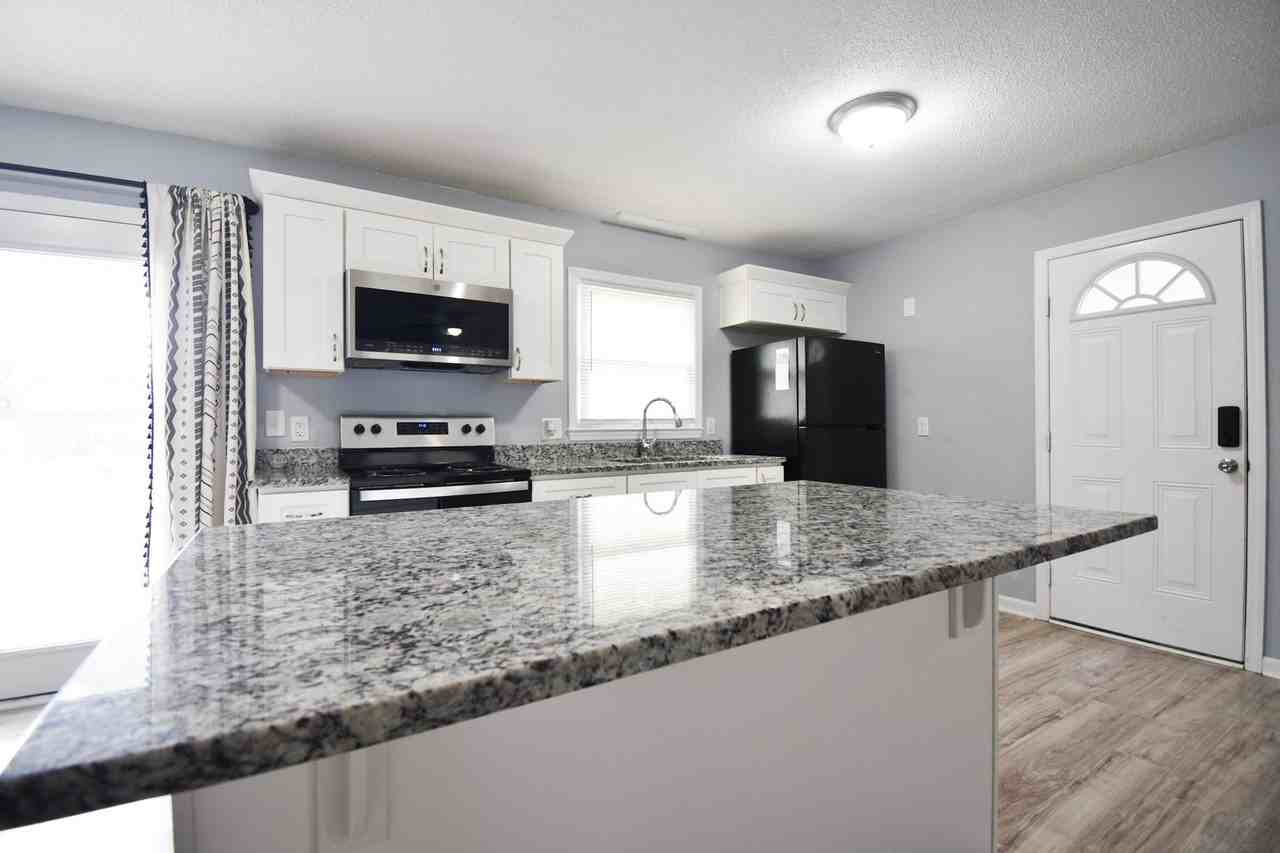 4715 Beaufort Dr - Photo 5 of 19