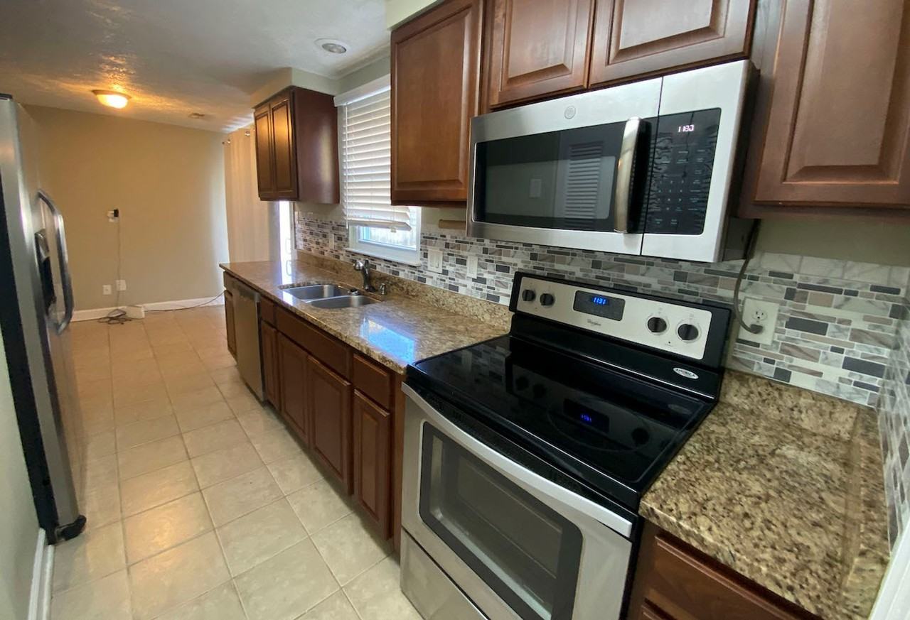 907 Fluvanna Rd - Photo 3 of 19