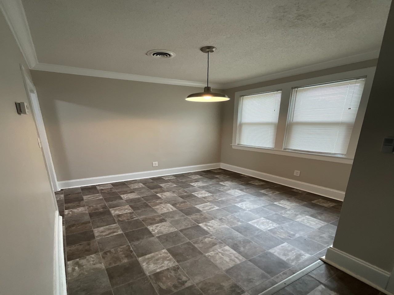 Hampton Apartments - Photo 3 of 21