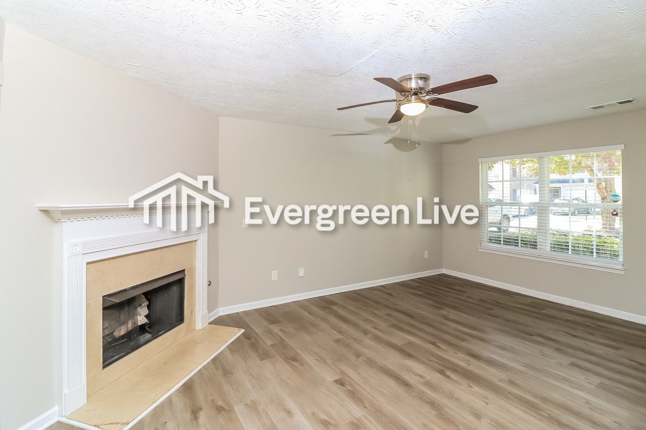 9484 Lakeview Rd - Photo 5 of 14