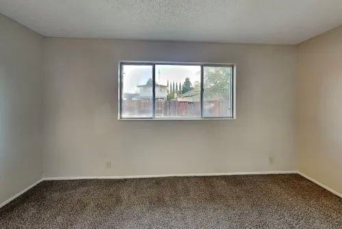 5299 Nw 192nd Ln ##A4 - Photo 3 of 7