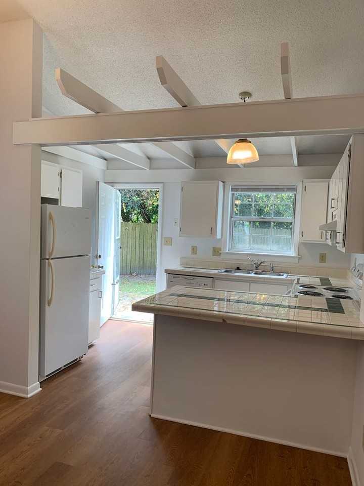 4105 Bear Ct - Photo 5 of 21