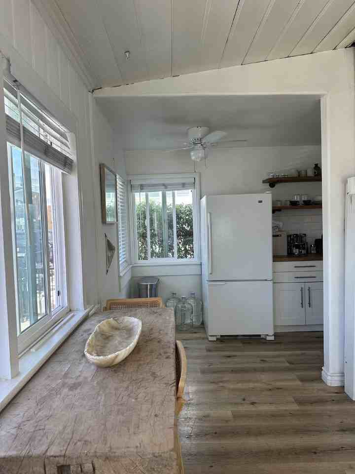 218 35th St - Photo 5 of 16