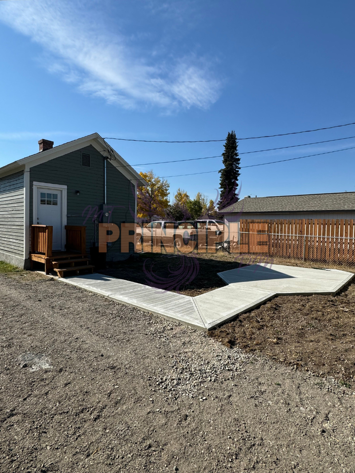 1155 Sampson St - Photo 3 of 12