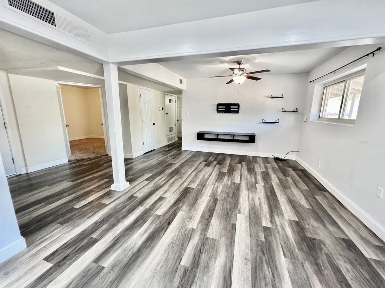 3813 E Donner Ave - Photo 3 of 13