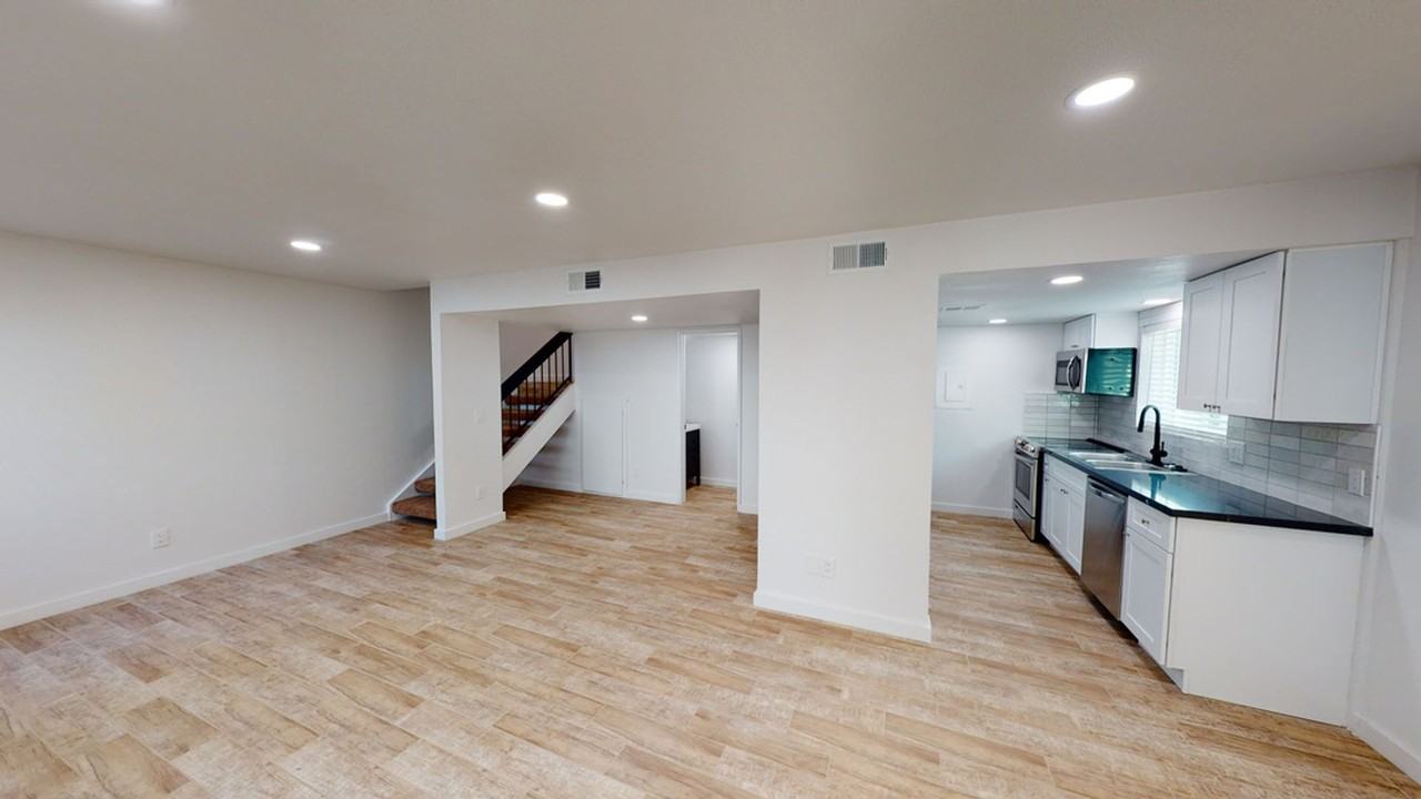 Abode At Pierson - Photo 2 of 21