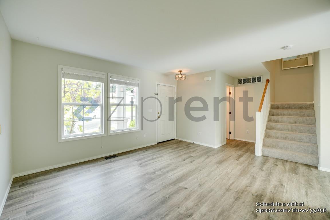 2221 Se 2nd Ct - Photo 5 of 27