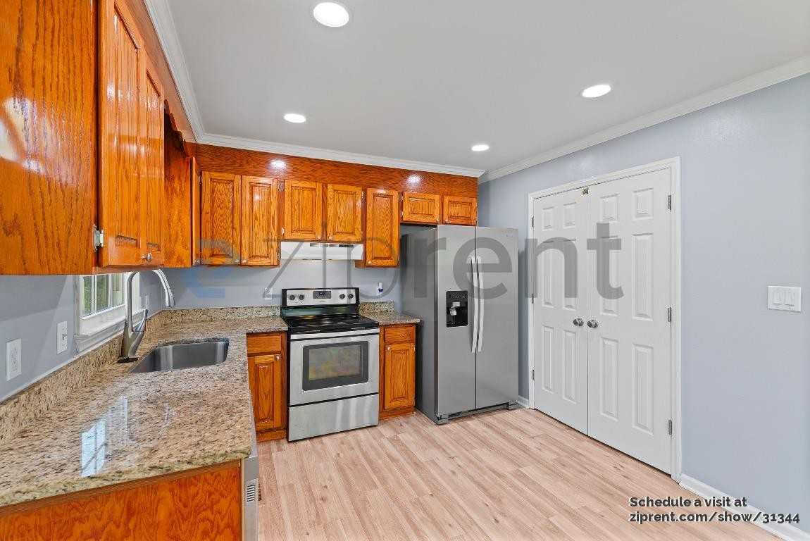 2502 Foxworth Dr - Photo 6 of 20