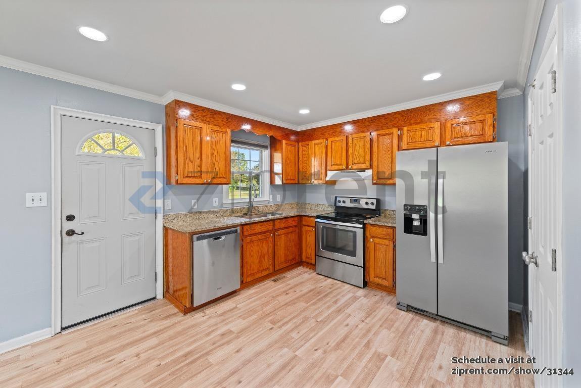 2502 Foxworth Dr - Photo 7 of 20