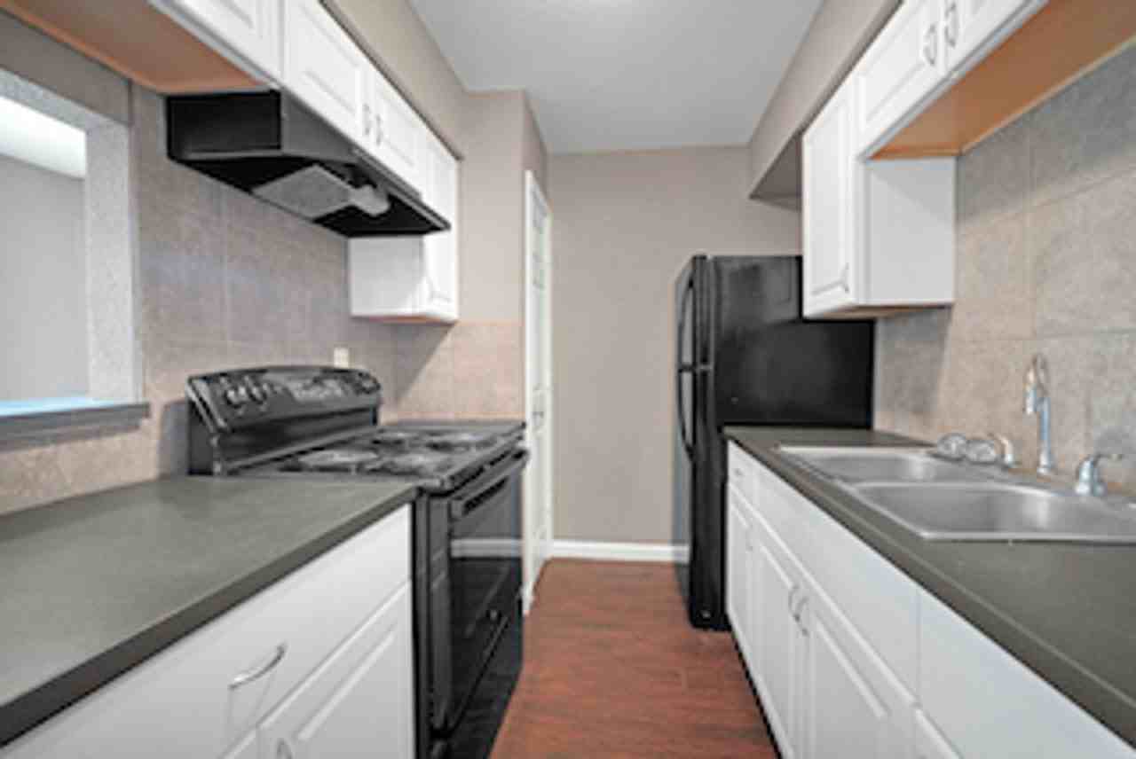 3031 Sumpter St - Photo 2 of 19