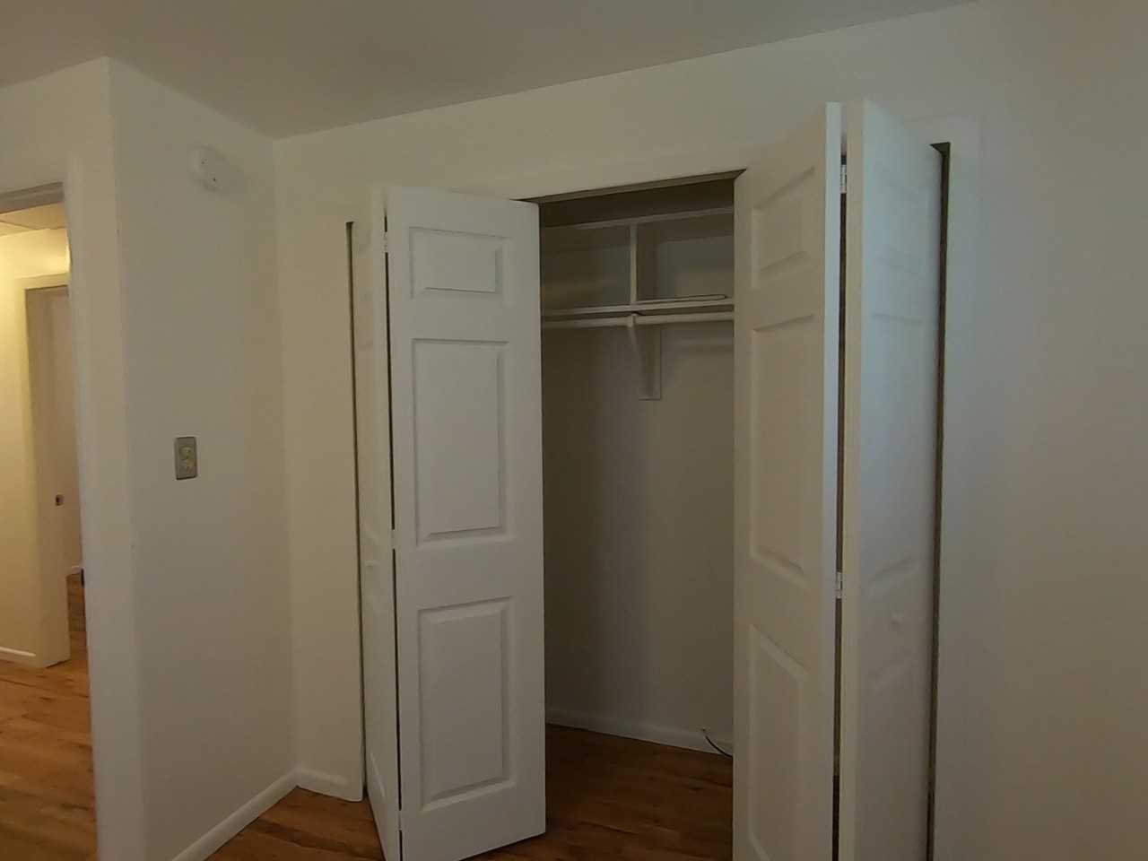 3390 Euclid Ave - Photo 3 of 19