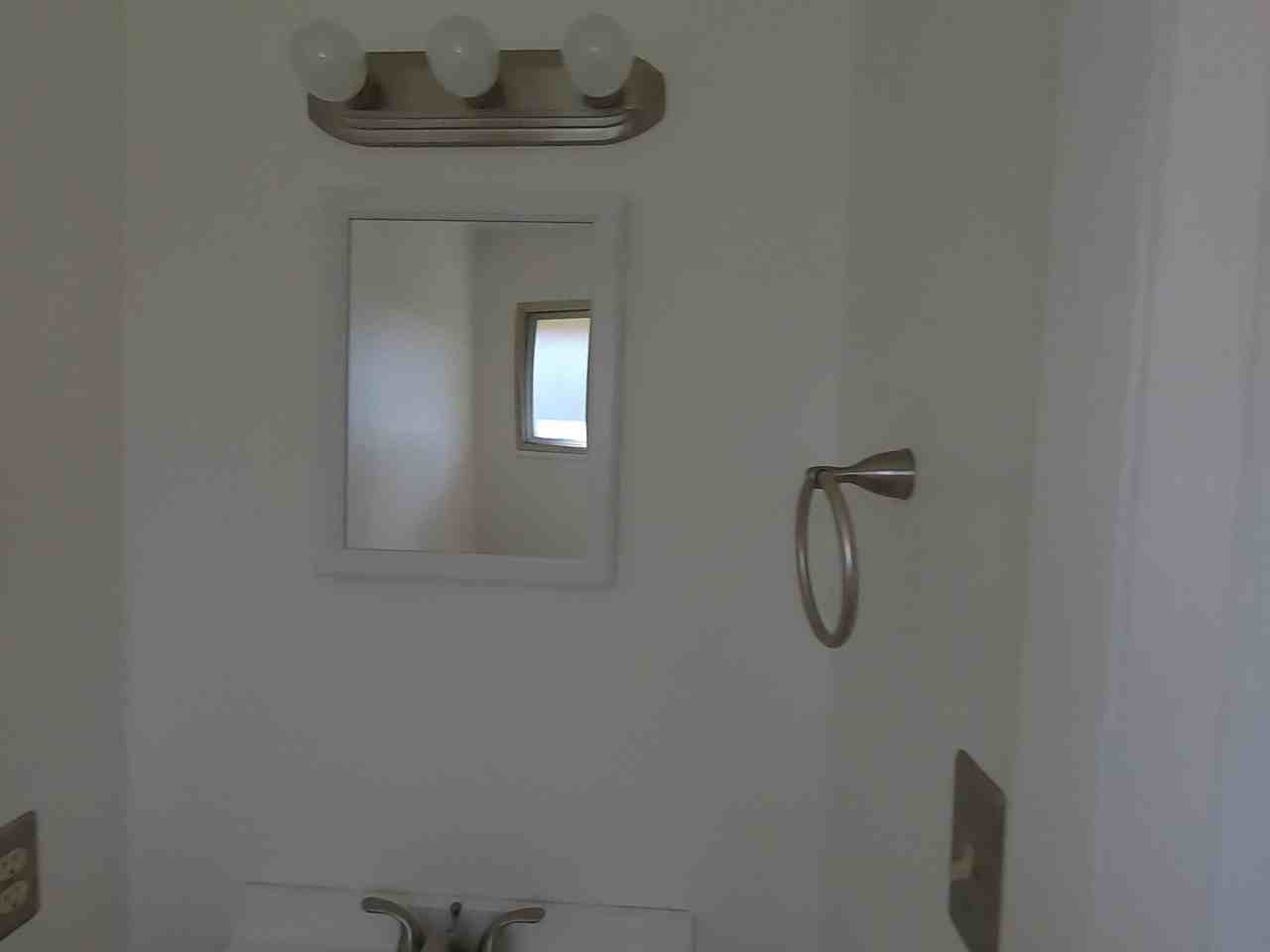 3390 Euclid Ave - Photo 4 of 19
