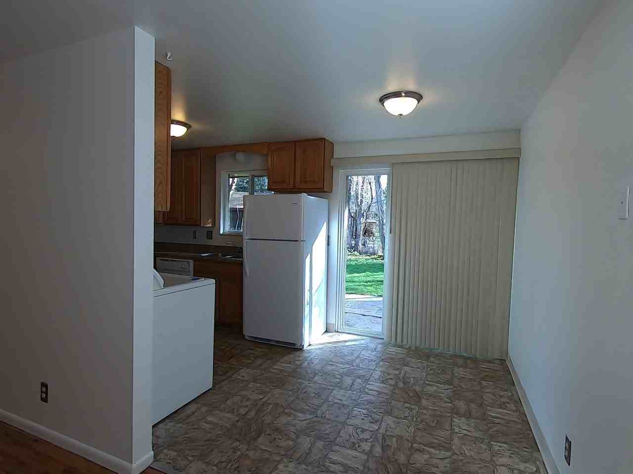 3390 Euclid Ave - Photo 5 of 19