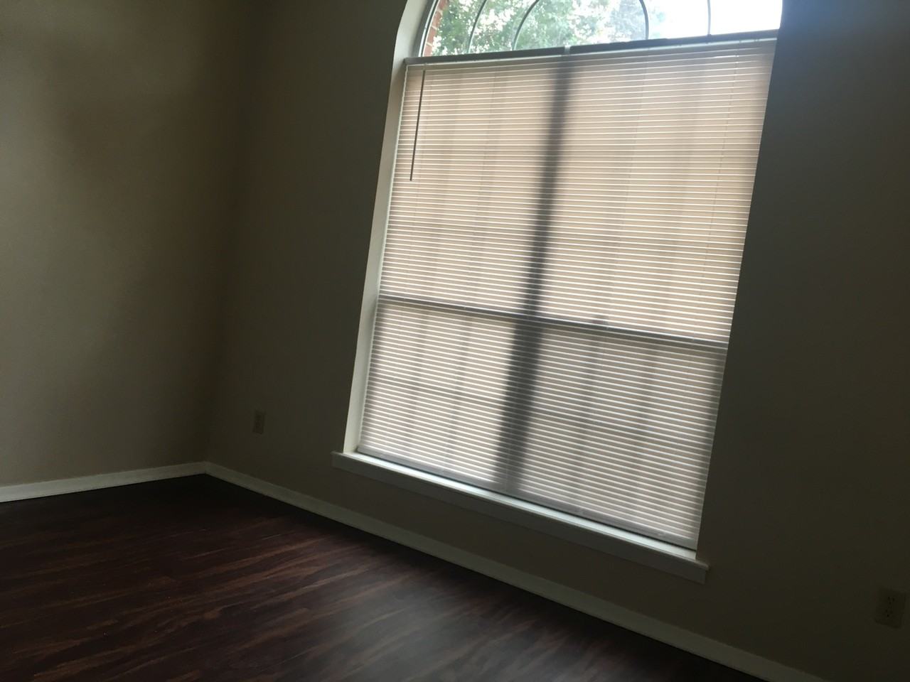 2015 Ashley Dr - Photo 2 of 13