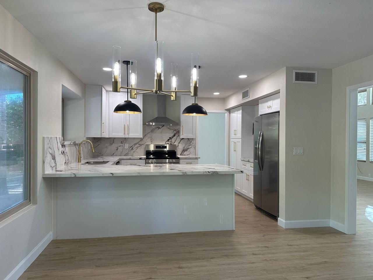 5670 E Hartford Ave - Photo 2 of 28