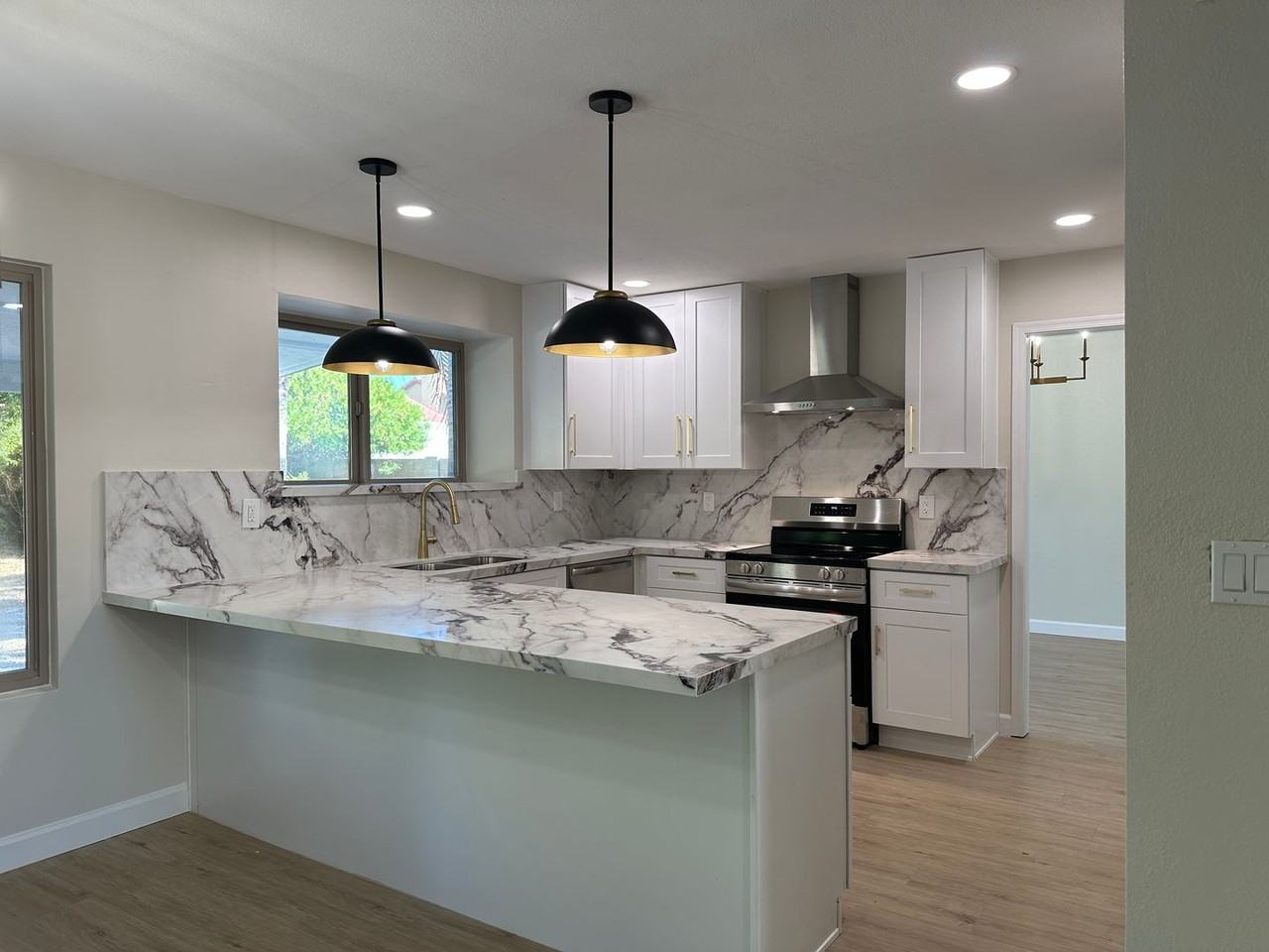 5670 E Hartford Ave - Photo 4 of 28