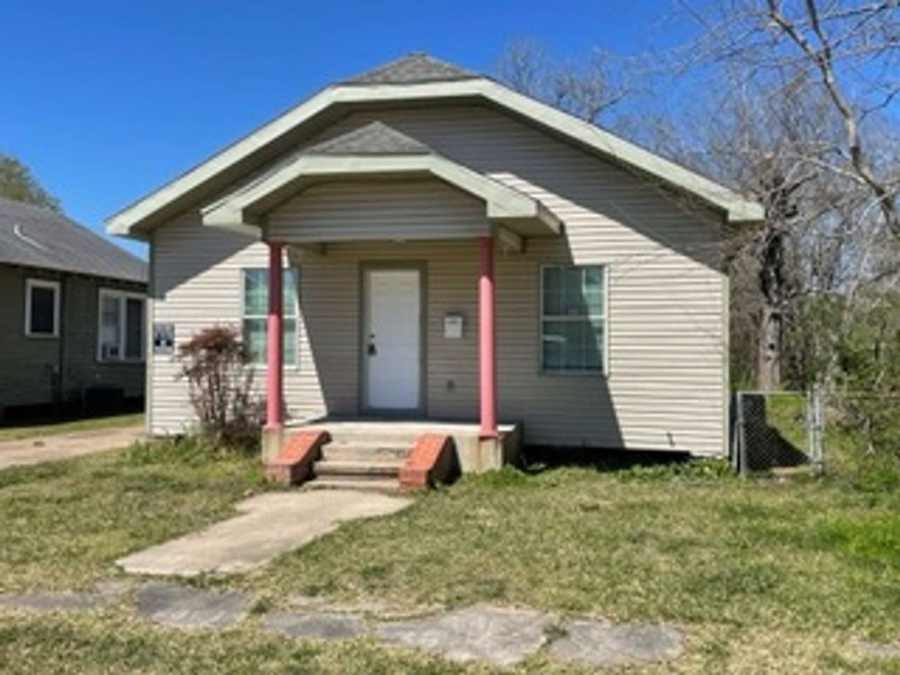 815 Fulton St - Photo 2 of 10