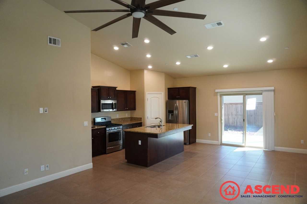9403 Laurelwood Ct - Photo 3 of 9