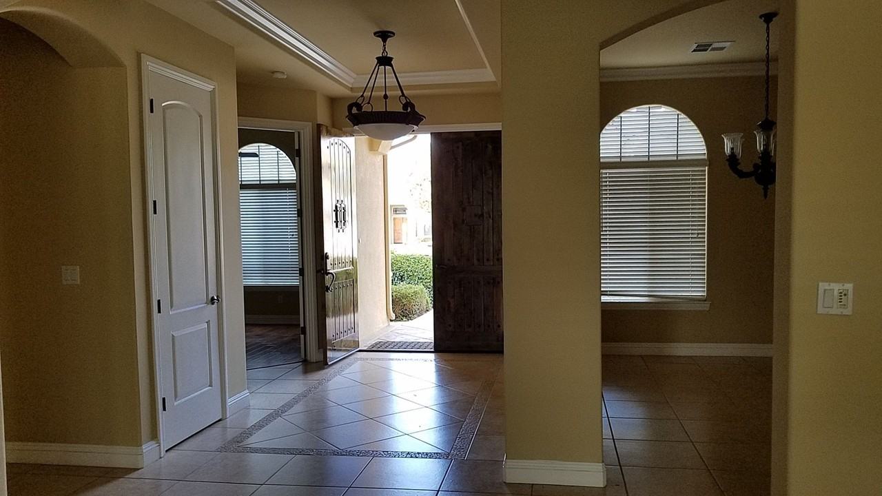 10111 Barnes Dr - Photo 2 of 12