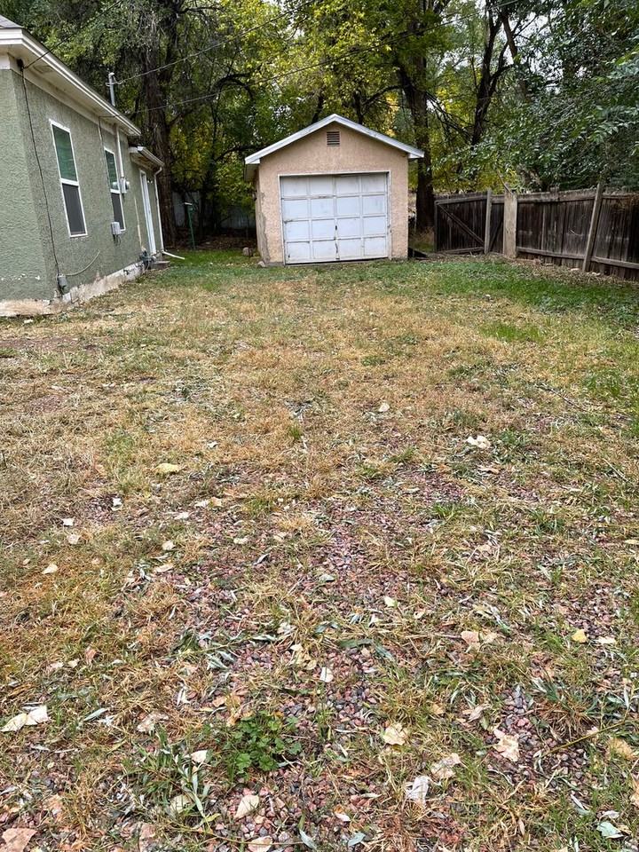 1100 Ussie Ave - Photo 2 of 16