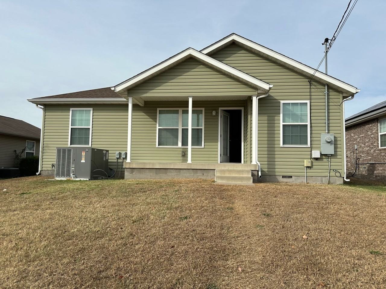 2507 Empire Ave - Photo 2 of 11