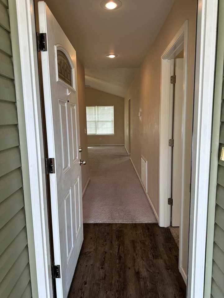 2507 Empire Ave - Photo 5 of 11