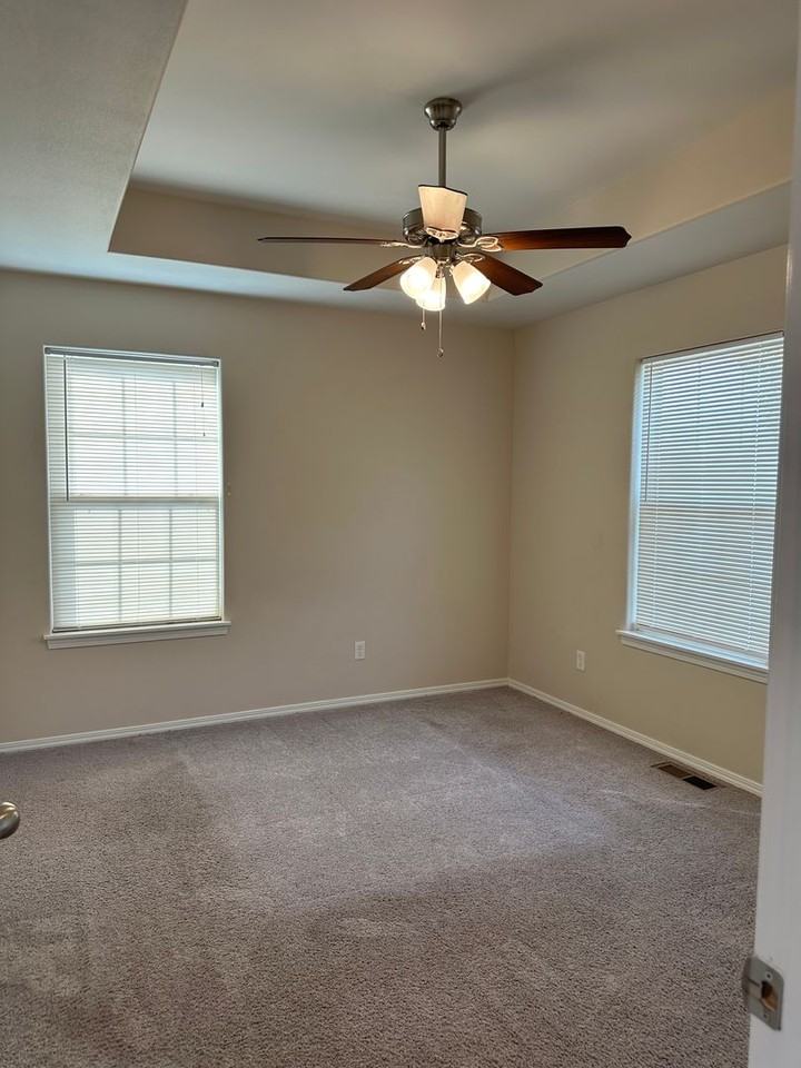 2507 Empire Ave - Photo 7 of 11