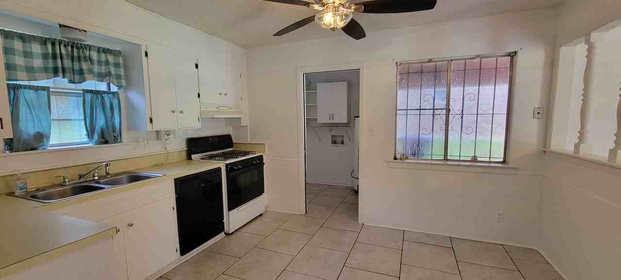 644 Kings Towne Pl - Photo 3 of 23