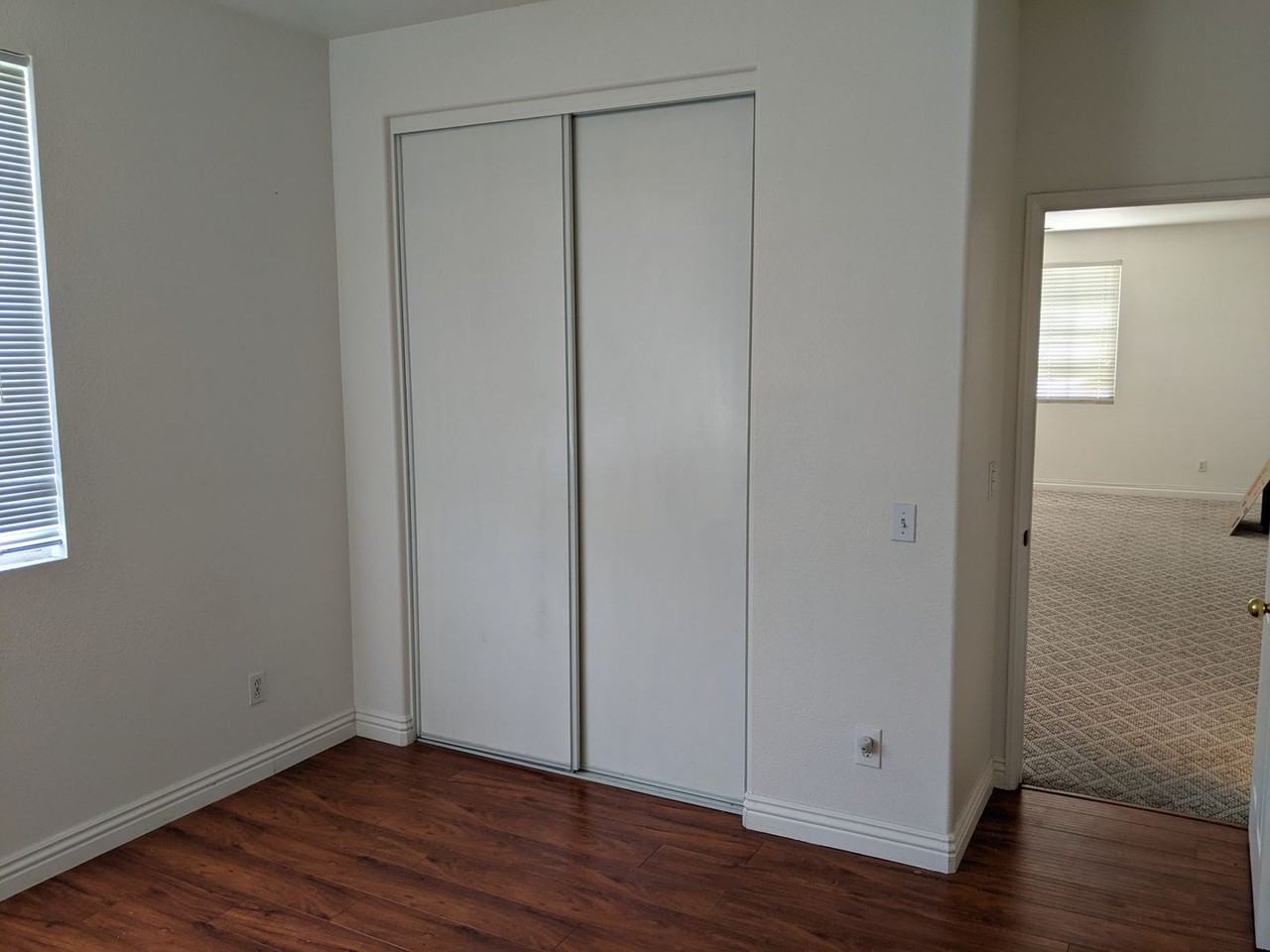 15559 Sharon Ct - Photo 3 of 31