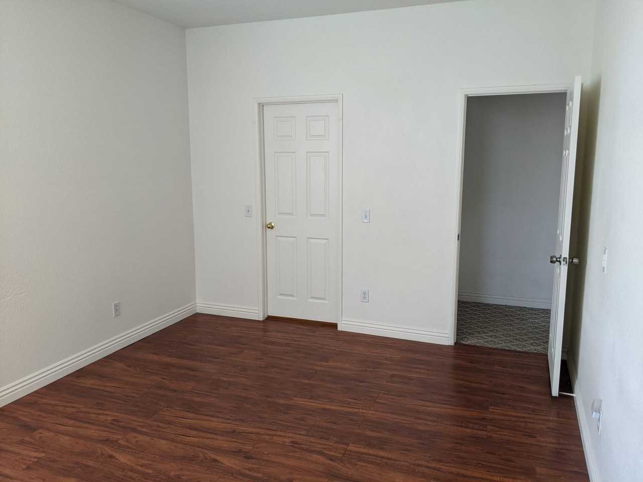 15559 Sharon Ct - Photo 2 of 31