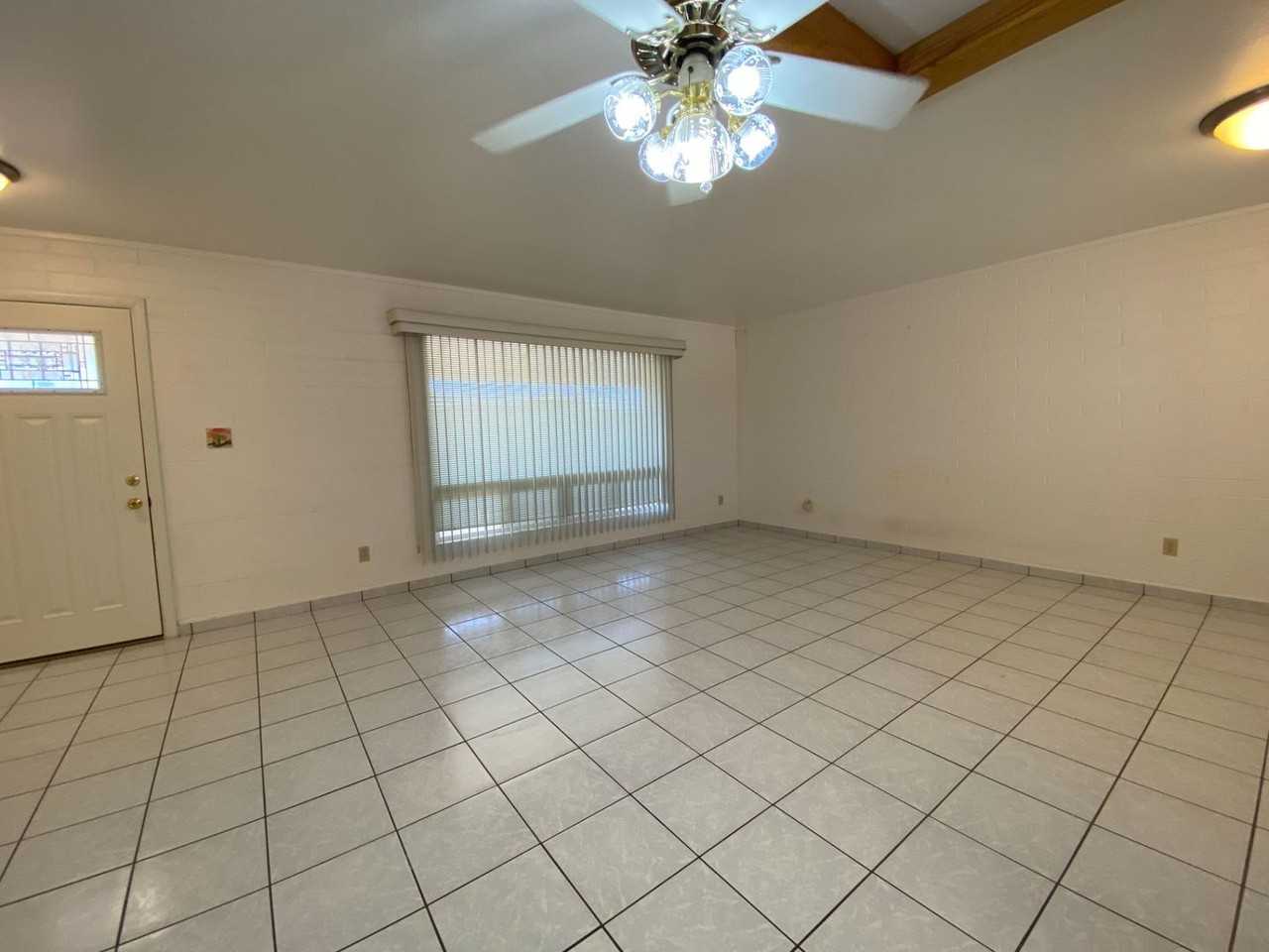 10651 W Connecticut Ave - Photo 6 of 19