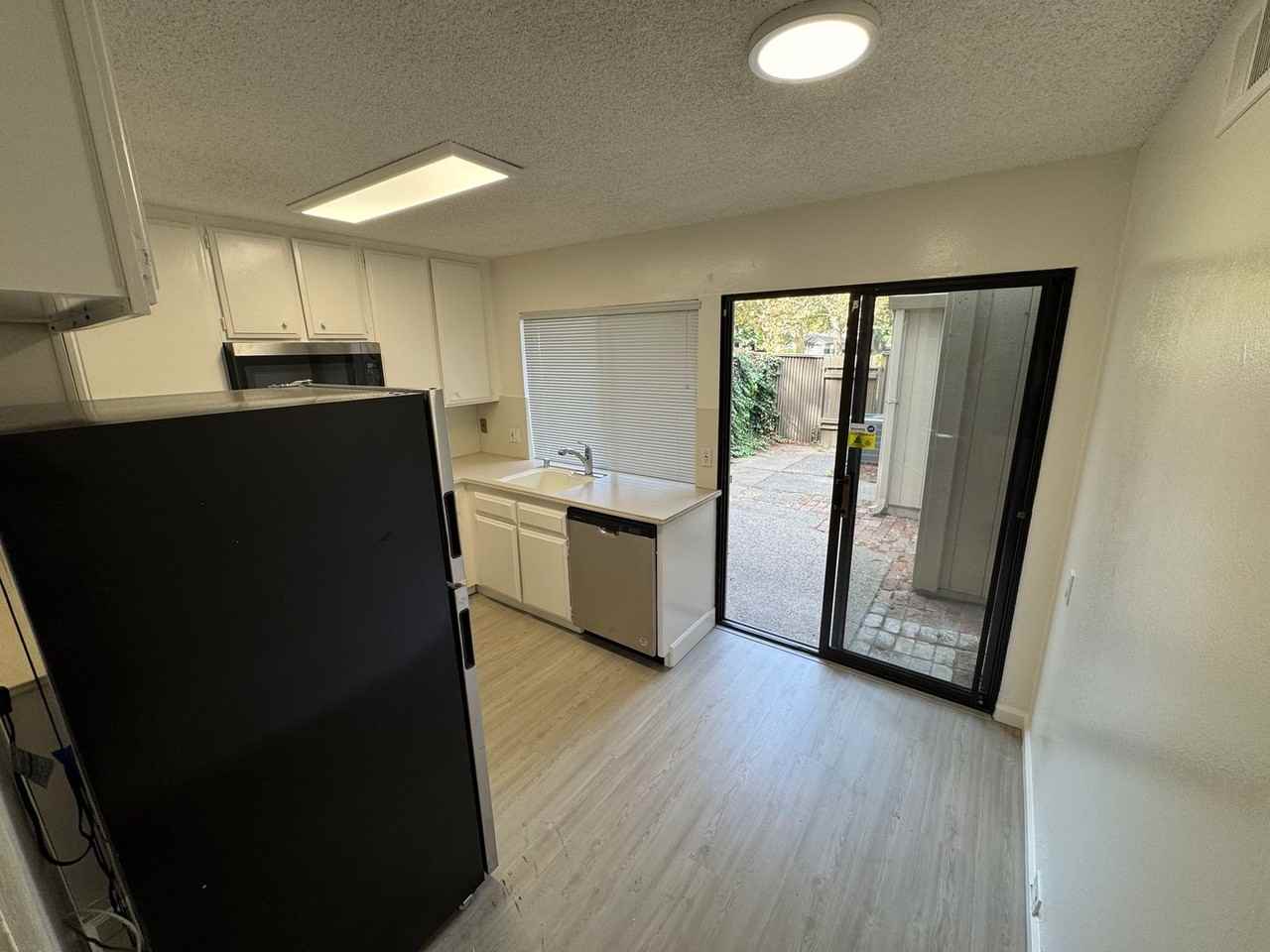 100 Hartnell Pl - Photo 5 of 28