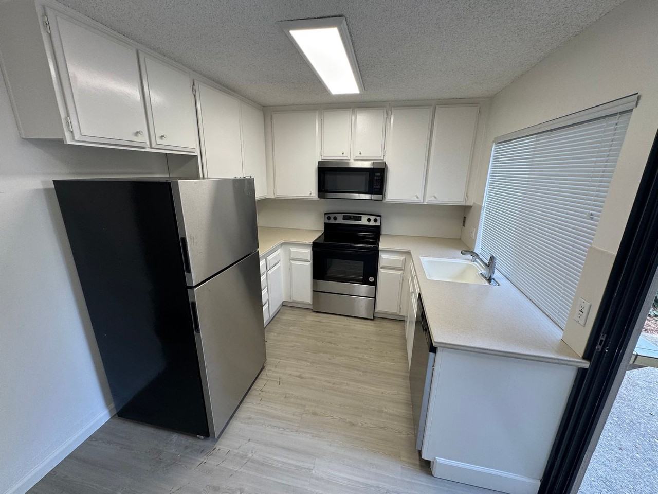 100 Hartnell Pl - Photo 6 of 28