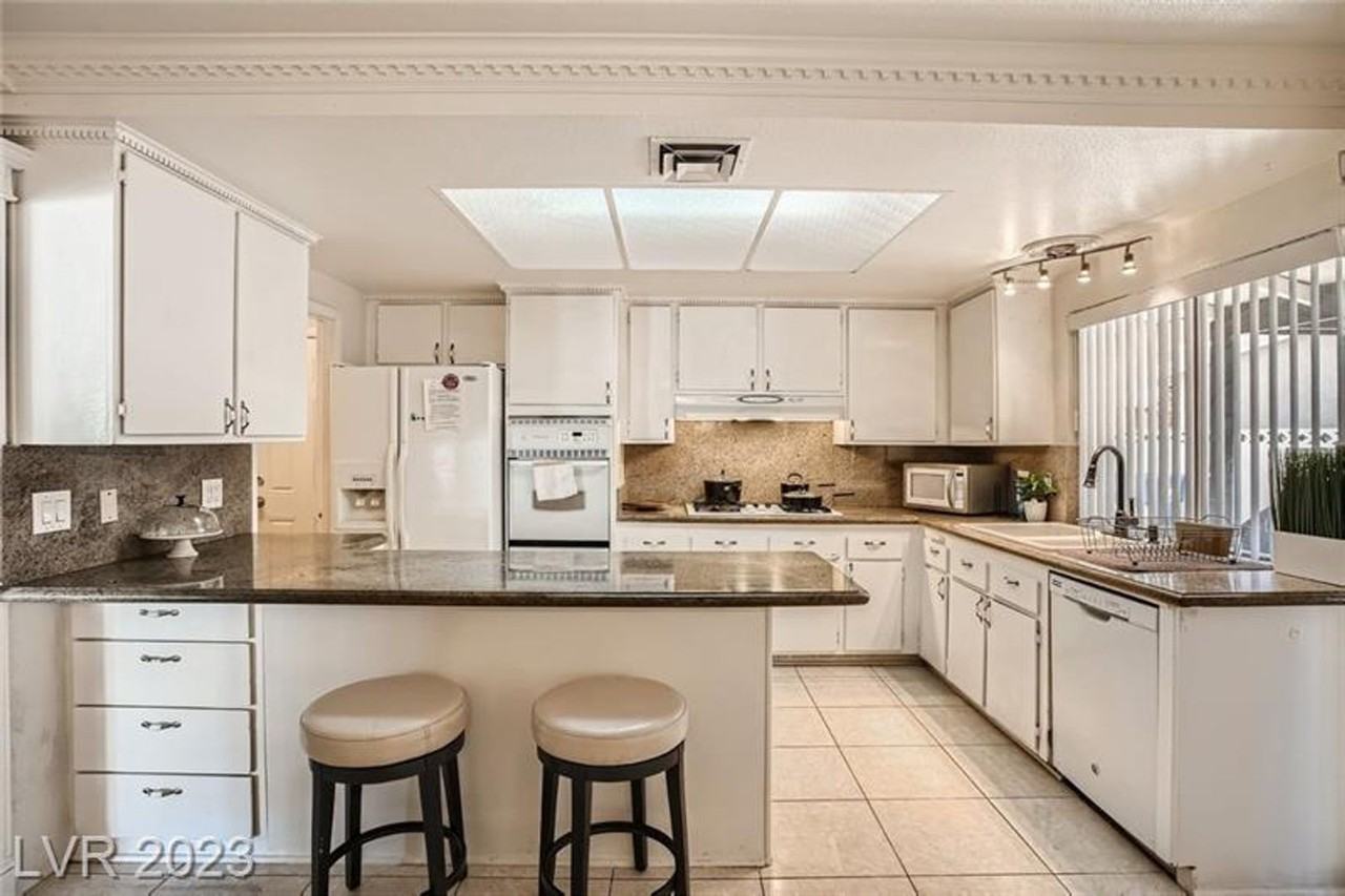 2728 Baltic Cir - Photo 3 of 17