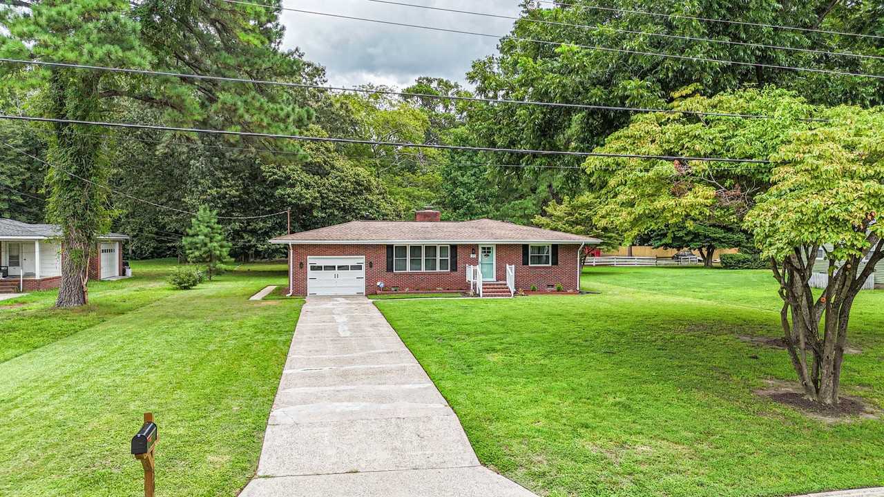 20 Atkins Ln - Photo 2 of 37