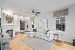 featured image of 1011 Brodie St #10