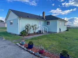 featured image of 711 Se Bayshore Dr