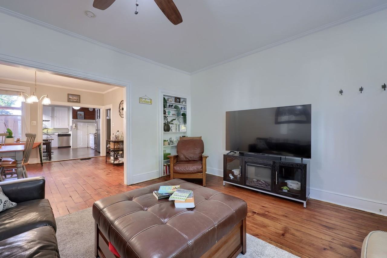 119 1/2 N Charlotte St - Photo 2 of 10