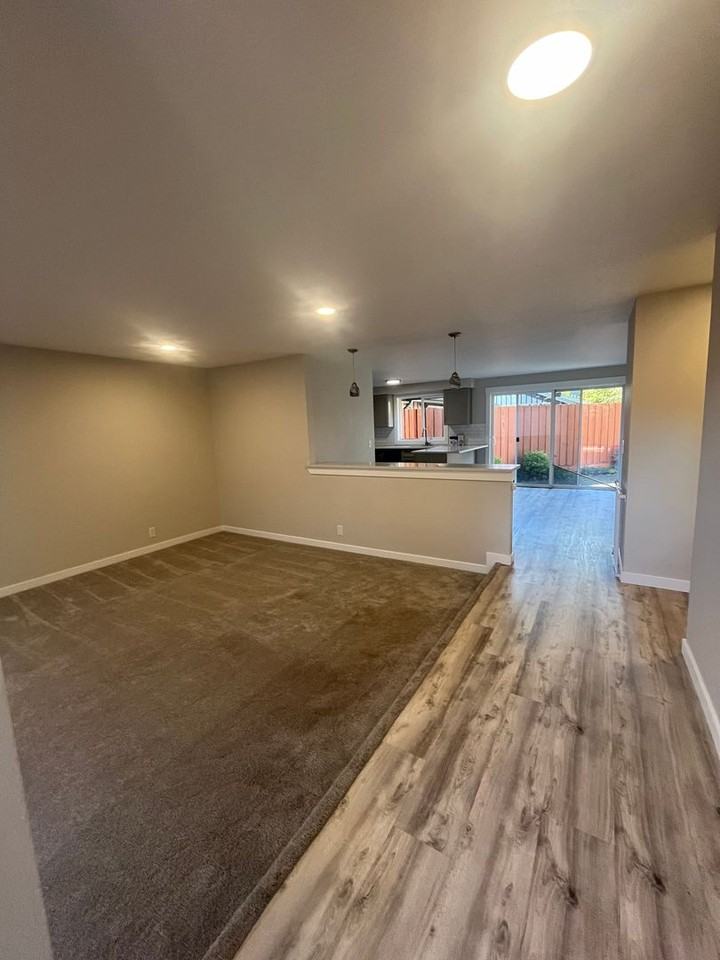 2762 Gilham Rd - Photo 4 of 20