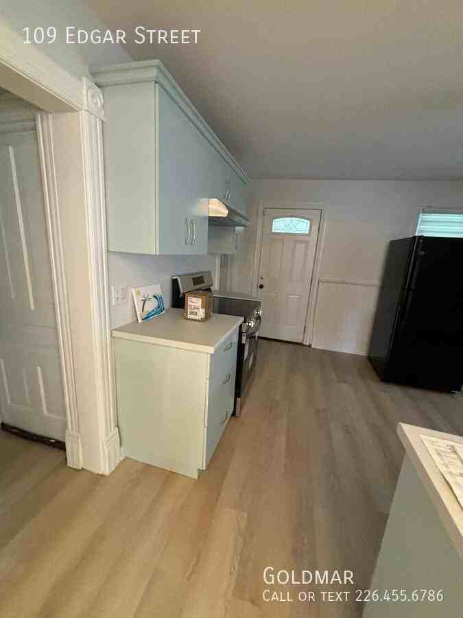 109 Edgar St - Photo 3 of 14