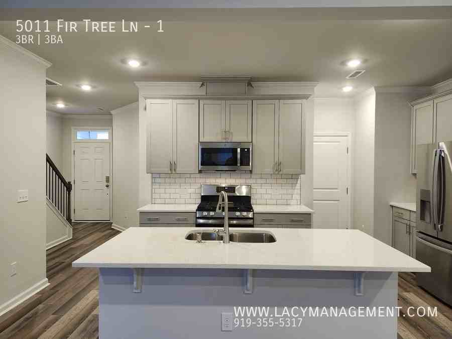 5011 Fir Tree Ln #1 - Photo 5 of 28