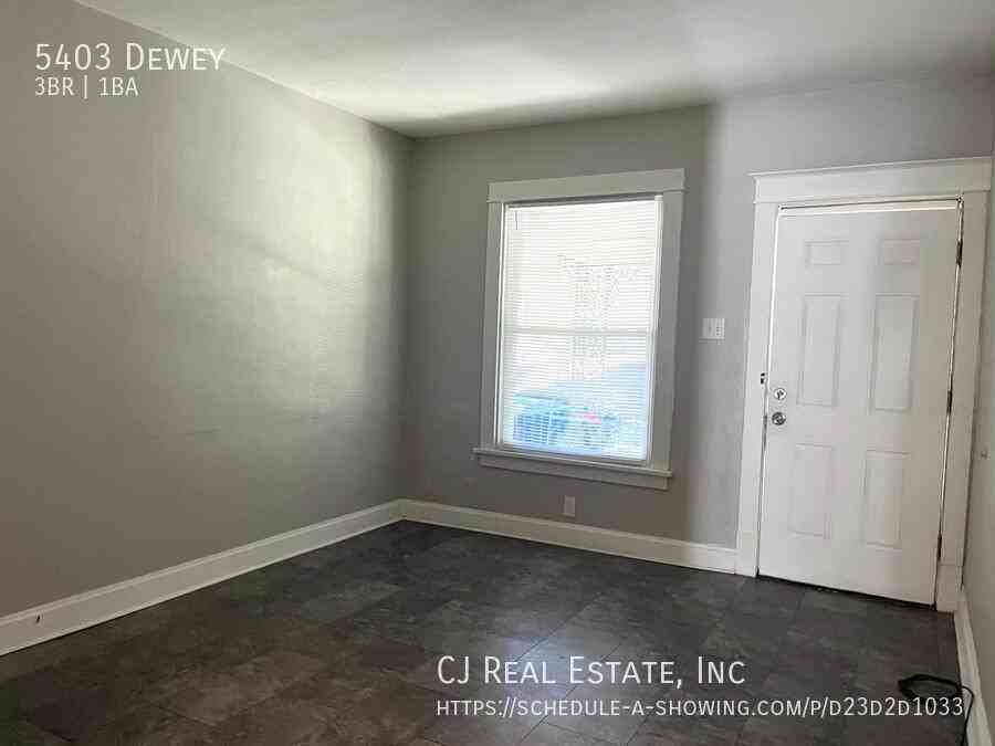 5403 Dewey Ave - Photo 2 of 11