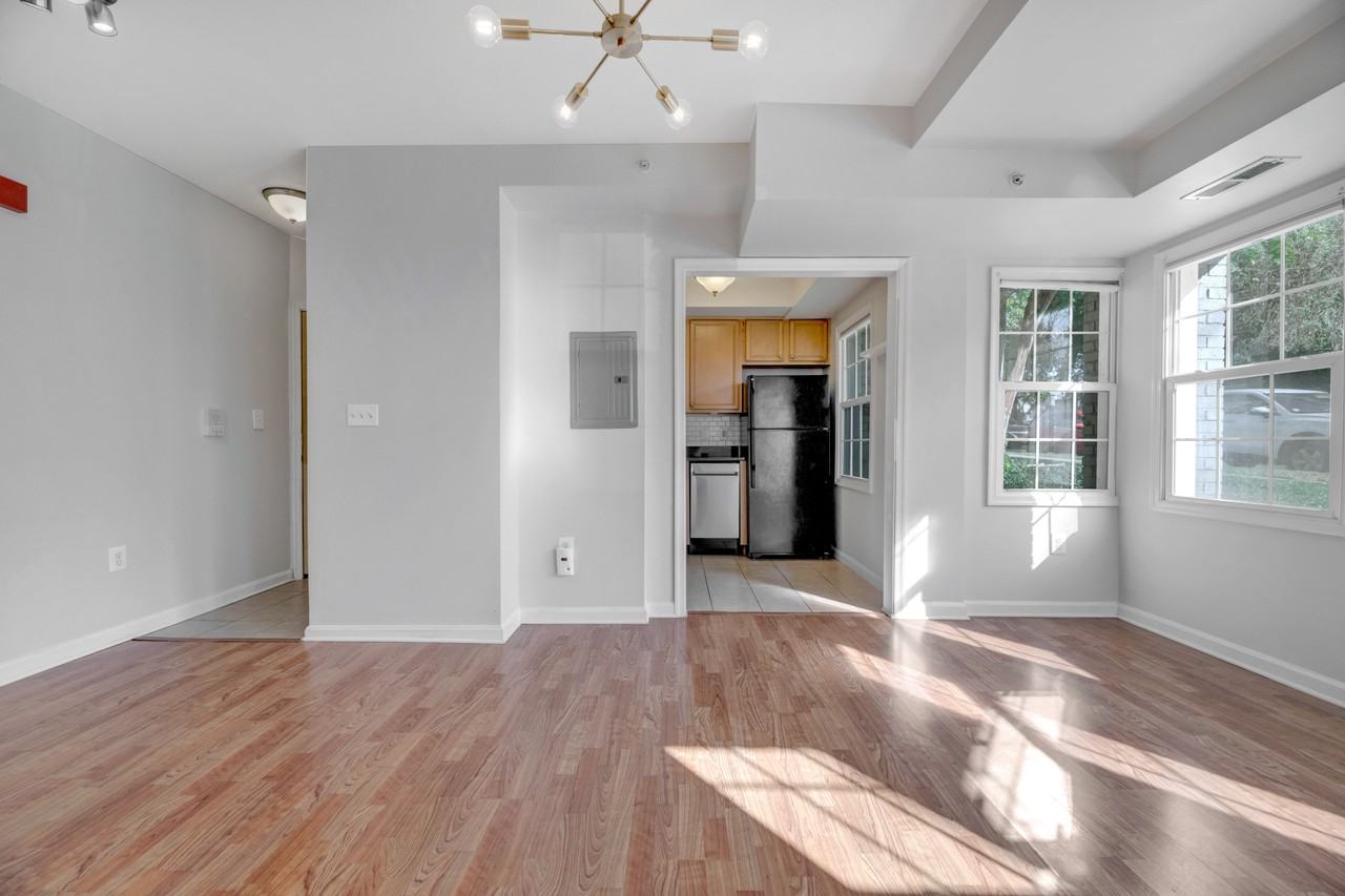 700 Jefferson St Nw #103 - Photo 5 of 11