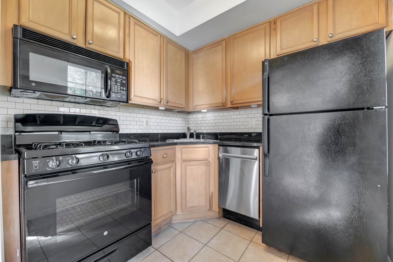 700 Jefferson St Nw #103 - Photo 7 of 11