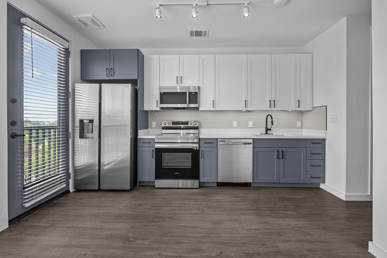 Zang Flats - Photo 6 of 19