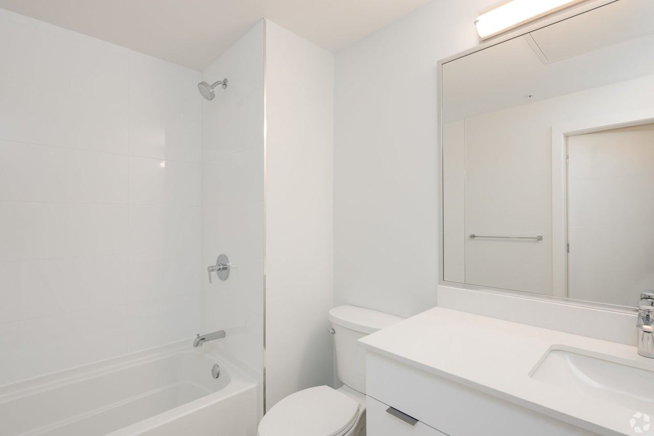 7907 Edmonds St - Photo 7 of 9