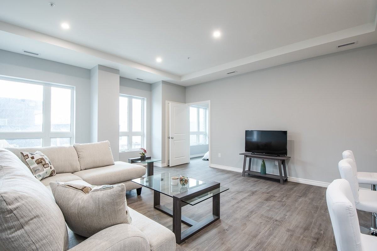 513 Dundas St E - Photo 6 of 12