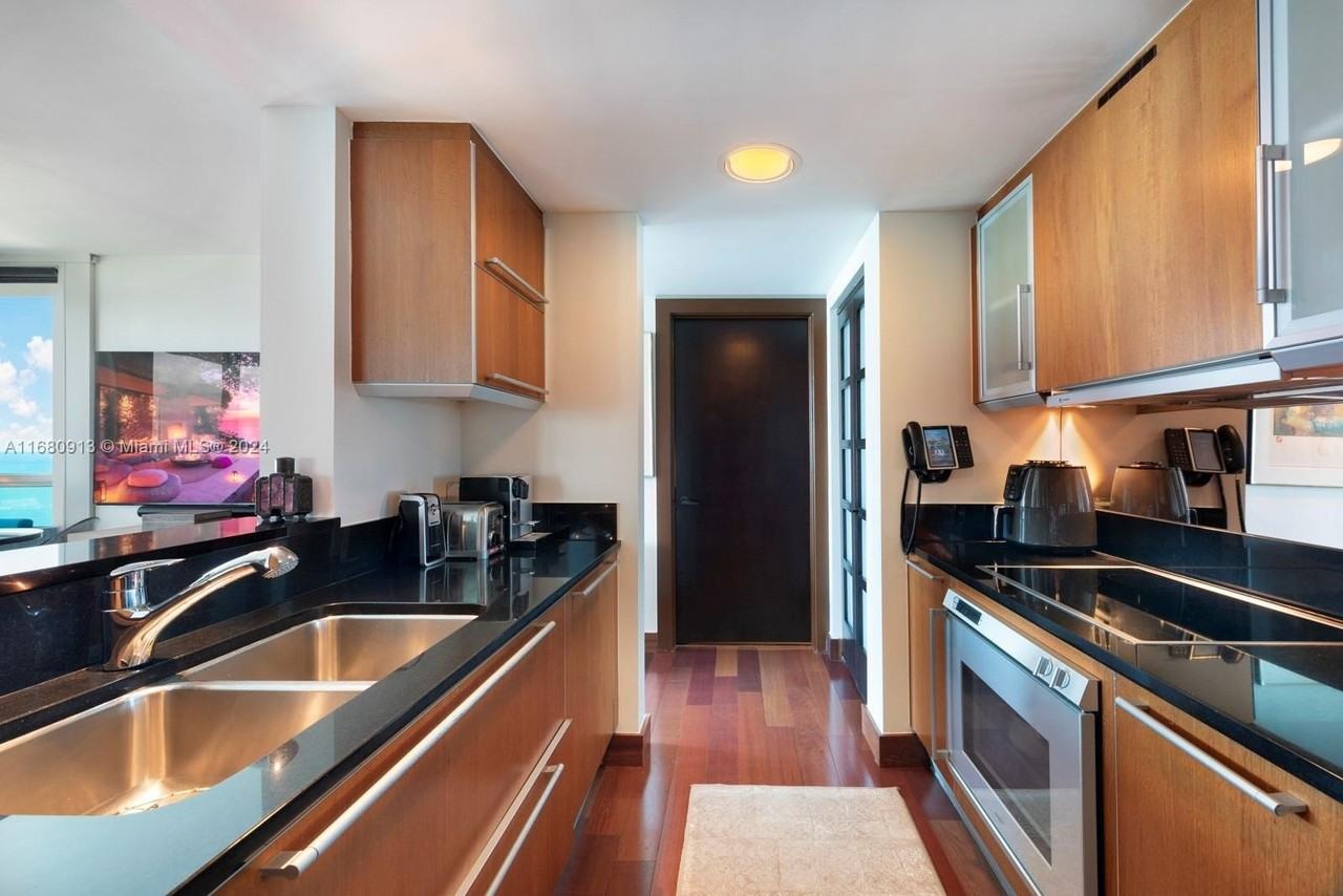 101 20th St #2603 - Photo 5 of 17