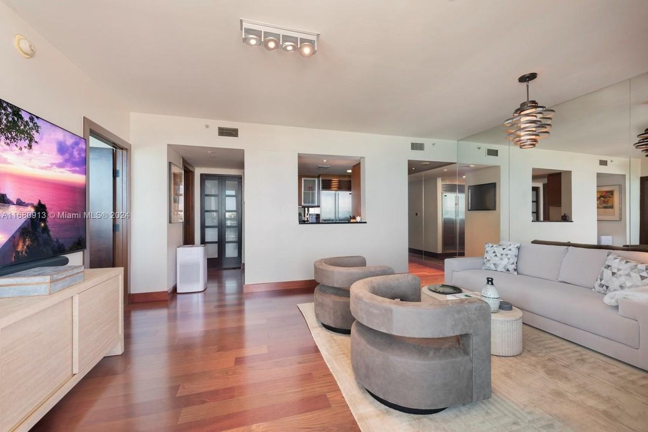 101 20th St #2603 - Photo 7 of 17